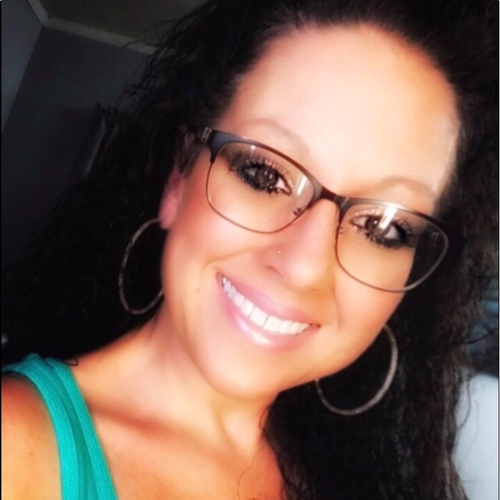 Meet your Posher, Holli